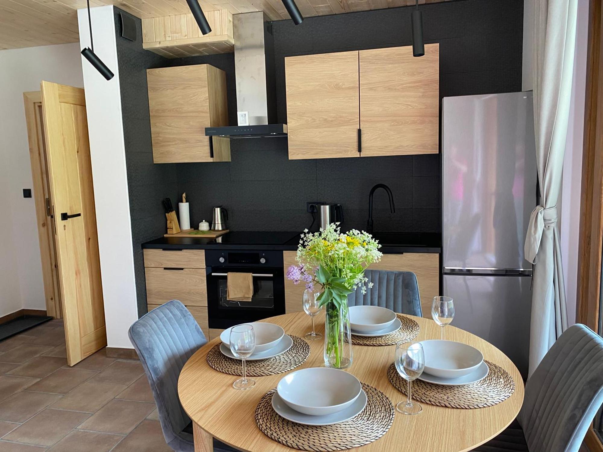 Apartment Lovelas - *