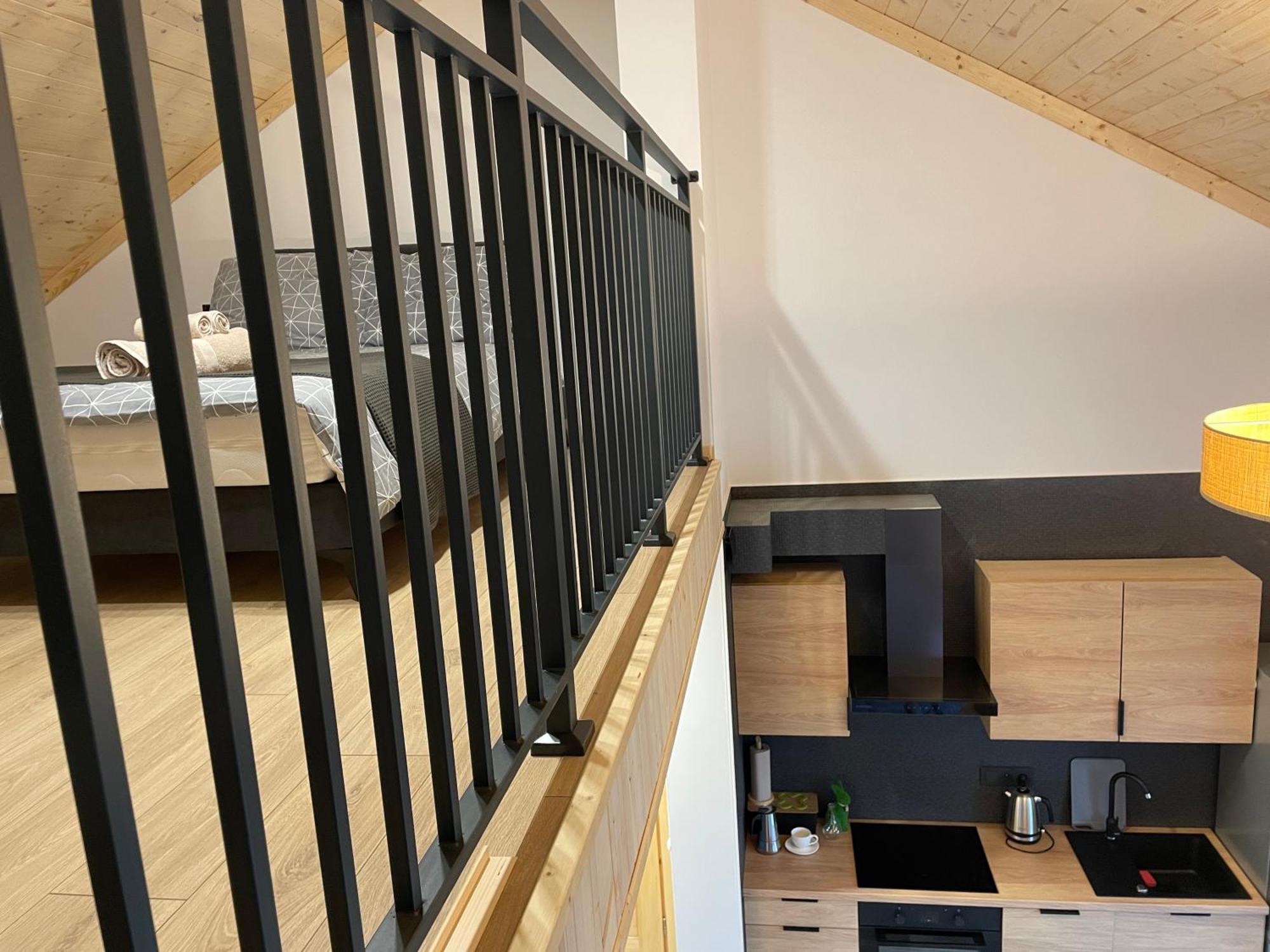 Apartment Lovelas - *